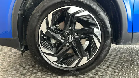 NISSAN QASHQAI 1.3 DiG-T MH 158 N-Connecta Xtronic