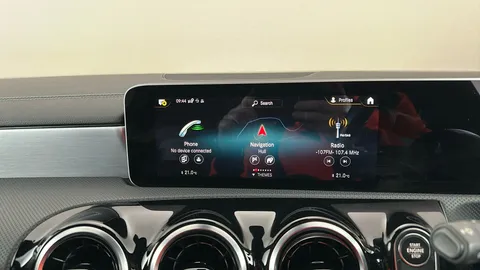 MERCEDES-BENZ CLA CLA 200 AMG Line Tip Auto