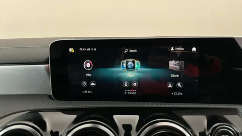 MERCEDES-BENZ CLA CLA 200 AMG Line Tip Auto
