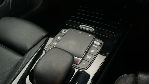 MERCEDES-BENZ CLA CLA 200 AMG Line Tip Auto