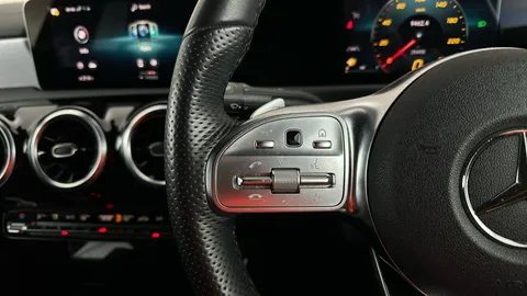 MERCEDES-BENZ CLA CLA 200 AMG Line Tip Auto