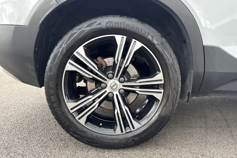 Volvo Xc40 2.0 B4 MHEV Inscription Pro Auto Euro 6 (s/s) 5dr