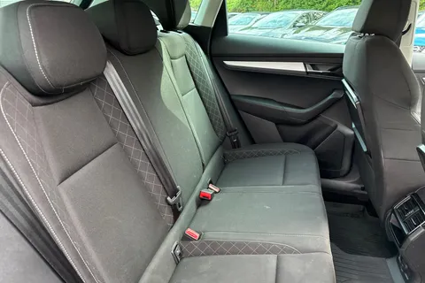 SKODA KAROQ 1.0 TSI SE 5dr
