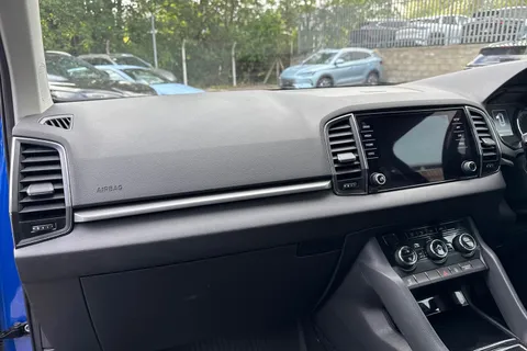 SKODA KAROQ 1.0 TSI SE 5dr