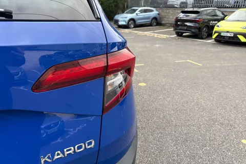 SKODA KAROQ 1.0 TSI SE 5dr