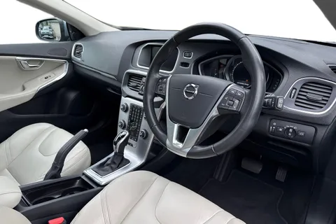 VOLVO V40 T3 [152] Inscription Edition 5dr Geartronic