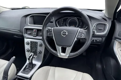 VOLVO V40 T3 [152] Inscription Edition 5dr Geartronic
