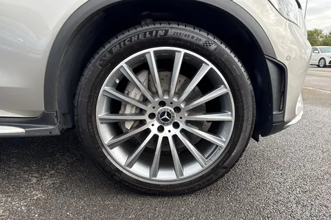 MERCEDES-BENZ GLC GLC 300d 4Matic AMG Line Premium 5dr 9G-Tronic