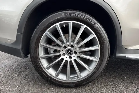 MERCEDES-BENZ GLC GLC 300d 4Matic AMG Line Premium 5dr 9G-Tronic