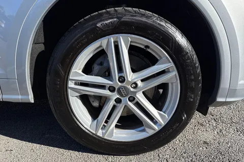 AUDI Q5 40 TDI Quattro S Line 5dr S Tronic