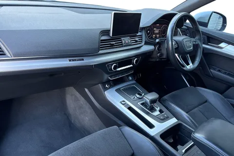 AUDI Q5 40 TDI Quattro S Line 5dr S Tronic