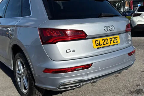 AUDI Q5 40 TDI Quattro S Line 5dr S Tronic