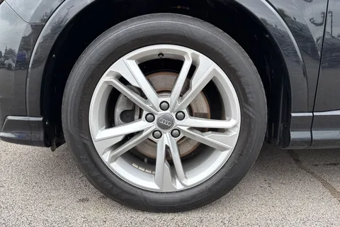 AUDI Q3 40 TFSI Quattro S Line 5dr S Tronic