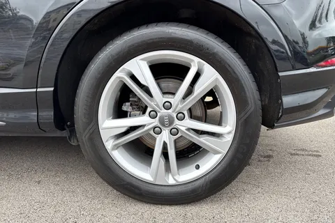 AUDI Q3 40 TFSI Quattro S Line 5dr S Tronic
