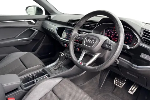 AUDI Q3 40 TFSI Quattro S Line 5dr S Tronic