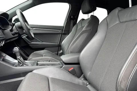 AUDI Q3 40 TFSI Quattro S Line 5dr S Tronic