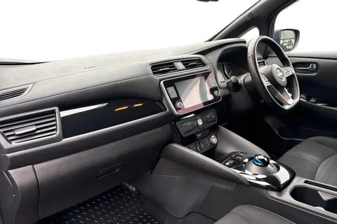 NISSAN LEAF 110kW N-Connecta 39kWh 5dr Auto