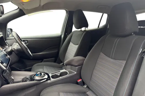 NISSAN LEAF 110kW N-Connecta 39kWh 5dr Auto