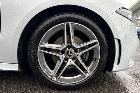 MERCEDES-BENZ A CLASS A200 AMG Line Premium 5dr Auto