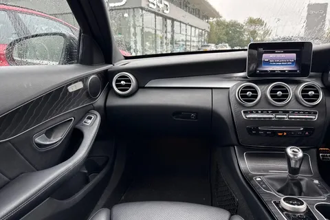 MERCEDES-BENZ C CLASS C220d AMG Line 4dr