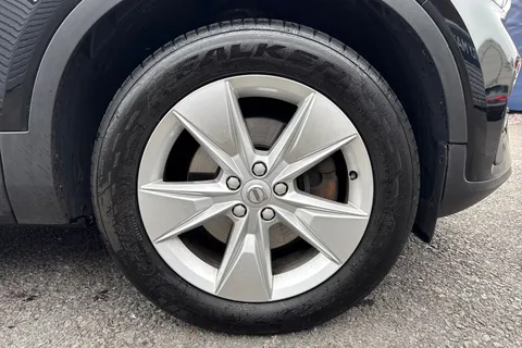 VOLVO XC40 2.0 B3P Core 5dr Auto