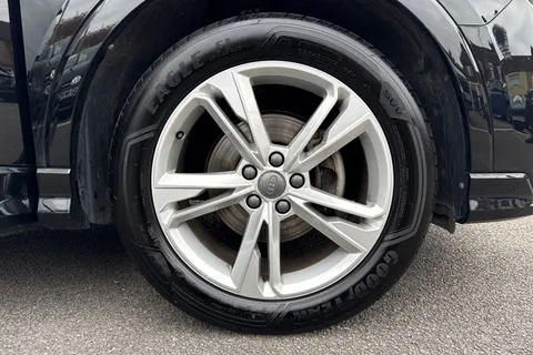 AUDI Q3 35 TFSI S Line 5dr