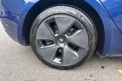 Tesla Model 3 (Dual Motor) Long Range Auto 4WDE 4dr