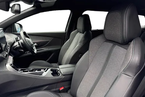 PEUGEOT 5008 1.5 BlueHDi Allure Premium + SUV 5dr Diesel EAT Euro 6 (s/s) (130 ps)