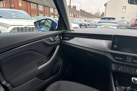 Škoda Kamiq 1.0 TSI SE Euro 6 (s/s) 5dr