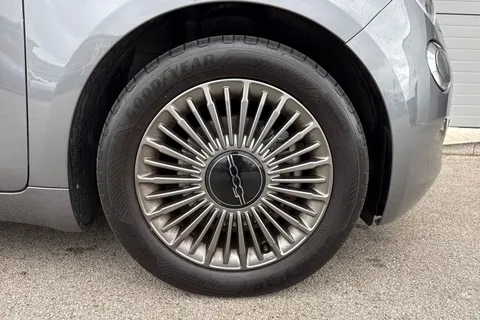 FIAT 500E C 42kWh Icon Auto 2dr