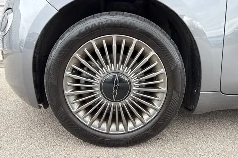 FIAT 500E C 42kWh Icon Auto 2dr