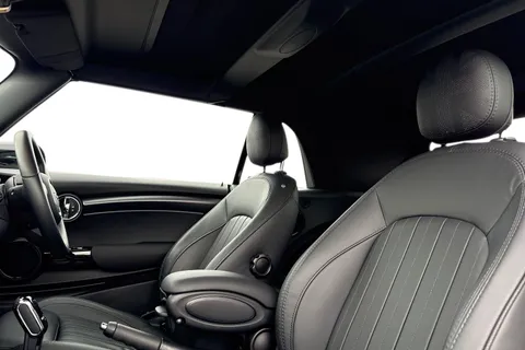 Mini Cooper Exclusive Auto 1.5 Cooper Exclusive Steptronic Euro 6 (s/s) 2dr