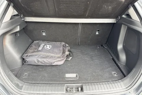 Hyundai Kona 64kWh Premium SE Auto 5dr (7kW Charger)