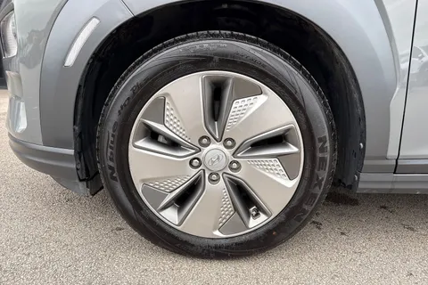 Hyundai Kona 64kWh Premium SE Auto 5dr (7kW Charger)