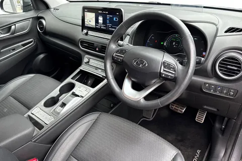 Hyundai Kona 64kWh Premium SE Auto 5dr (7kW Charger)