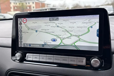 Hyundai Kona 64kWh Premium SE Auto 5dr (7kW Charger)