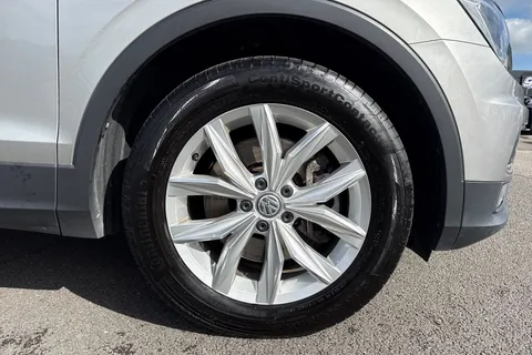 Volkswagen Tiguan 2.0 TDI SE Navigation DSG 4Motion Euro 6 (s/s) 5dr