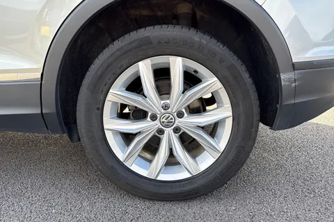 Volkswagen Tiguan 2.0 TDI SE Navigation DSG 4Motion Euro 6 (s/s) 5dr