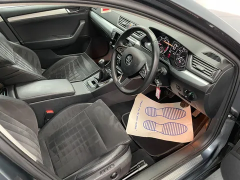 SKODA SUPERB 2.0 TDI CR SE Business 5dr