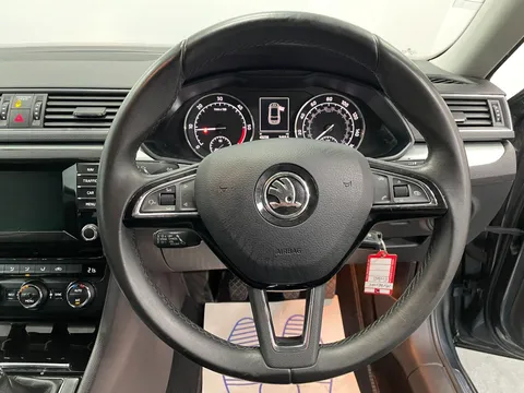 SKODA SUPERB 2.0 TDI CR SE Business 5dr