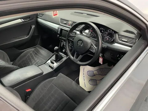 SKODA SUPERB 2.0 TDI CR SE Business 5dr
