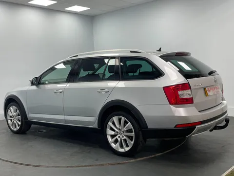 SKODA OCTAVIA 2.0 TDI CR 184 Scout 4x4 5dr DSG
