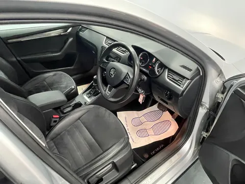 SKODA OCTAVIA 2.0 TDI CR 184 Scout 4x4 5dr DSG