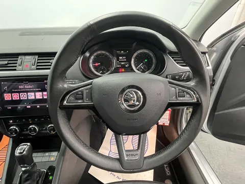 SKODA OCTAVIA 2.0 TDI CR 184 Scout 4x4 5dr DSG