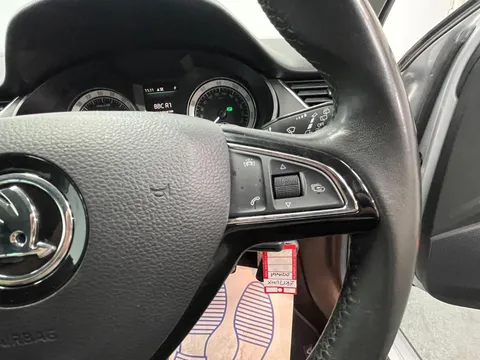 SKODA OCTAVIA 2.0 TDI CR 184 Scout 4x4 5dr DSG