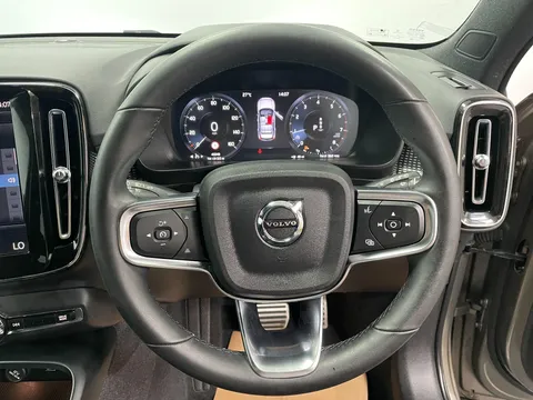 VOLVO XC40 1.5 T3 [163] R DESIGN 5dr Geartronic