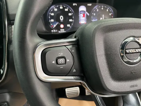 VOLVO XC40 1.5 T3 [163] R DESIGN 5dr Geartronic