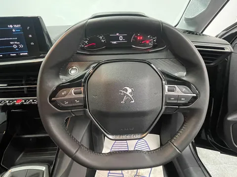 PEUGEOT 208 1.2 PureTech Active Premium + 5dr