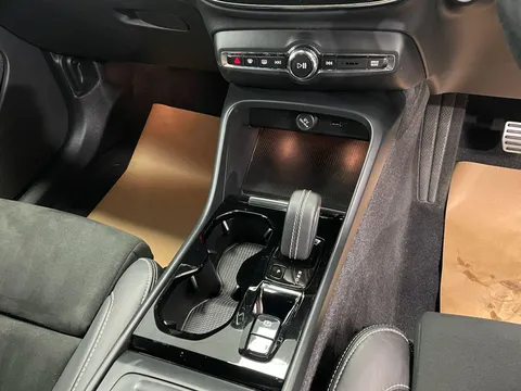 VOLVO XC40 1.5 T3 [163] R DESIGN 5dr Geartronic
