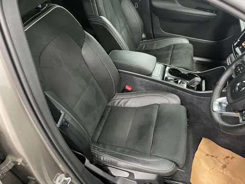 VOLVO XC40 1.5 T3 [163] R DESIGN 5dr Geartronic